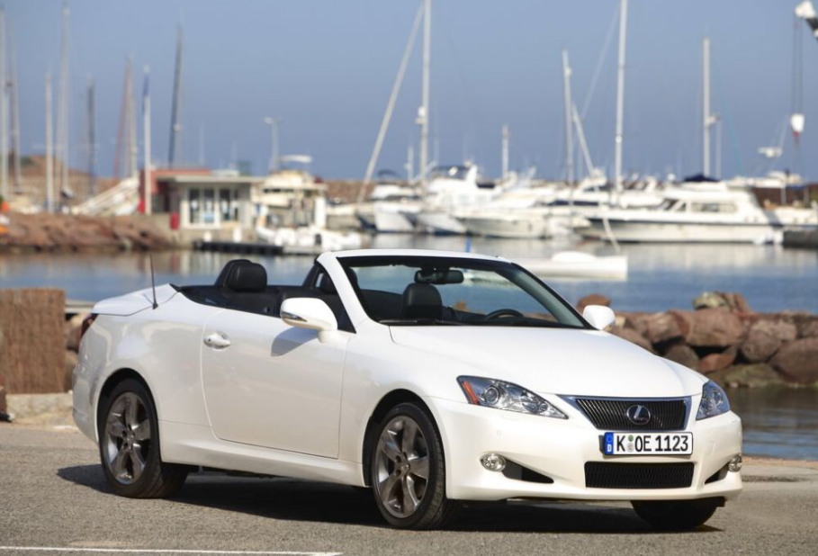 有情怀没人买,报价15万的雷克萨斯is300c落灰半年卖不出去__凤凰网