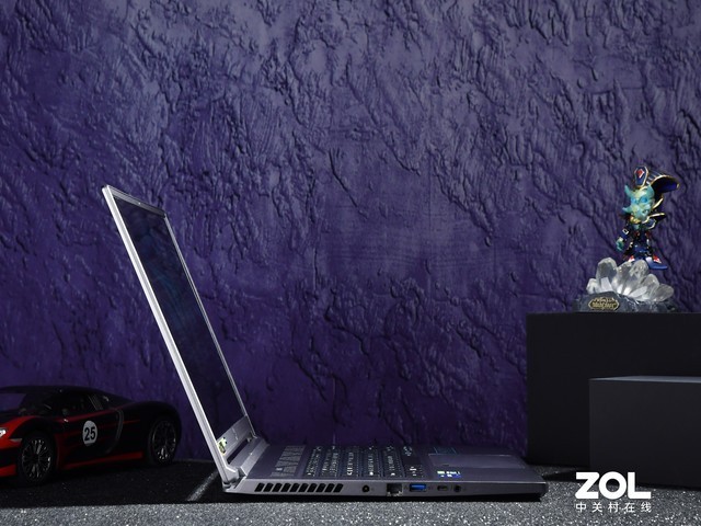 西装暴徒 全能电竞 12代酷睿版宏碁刀锋500SE深度解析