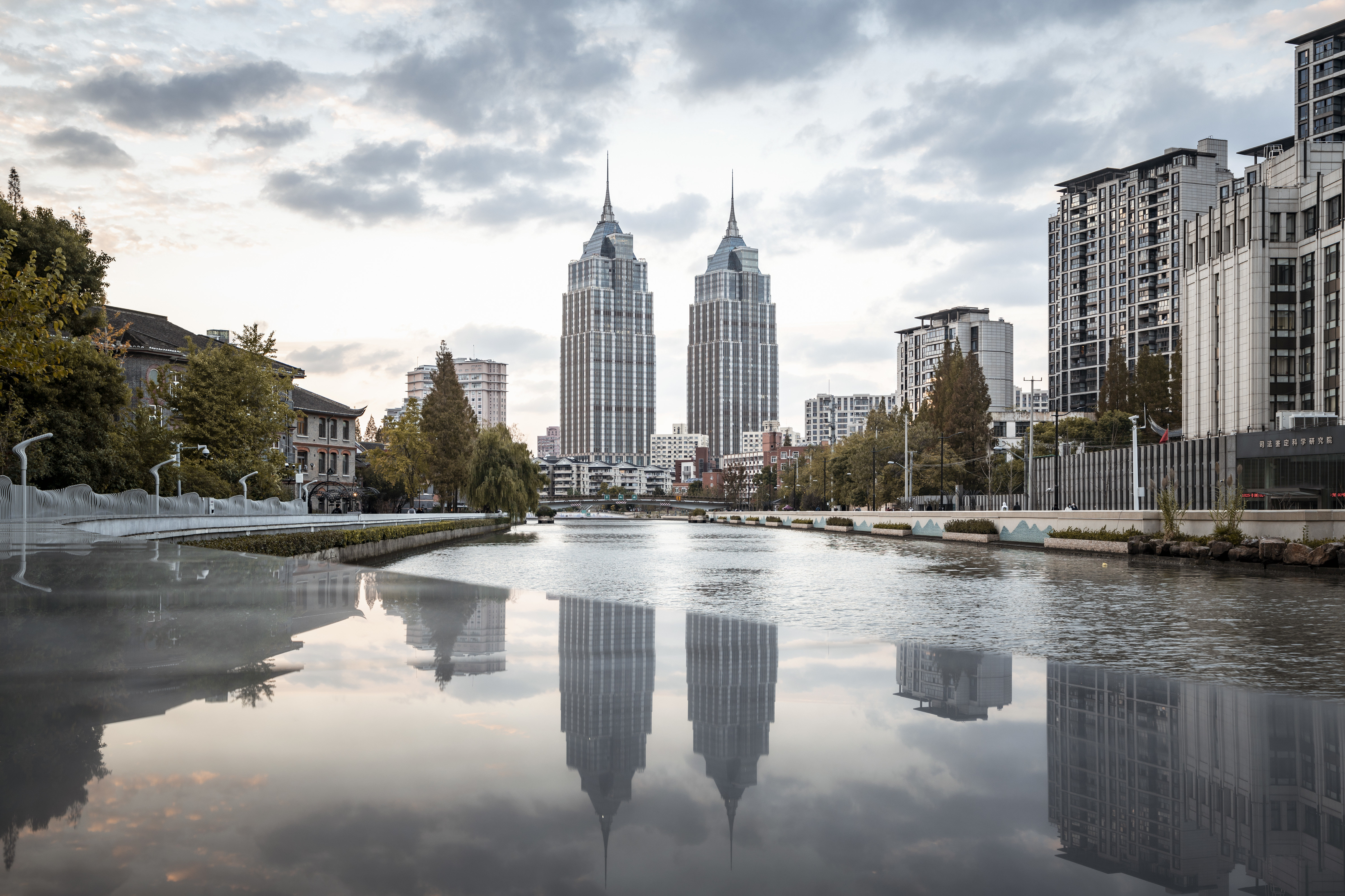 上海-苏州河畔-华政段 2.JPG