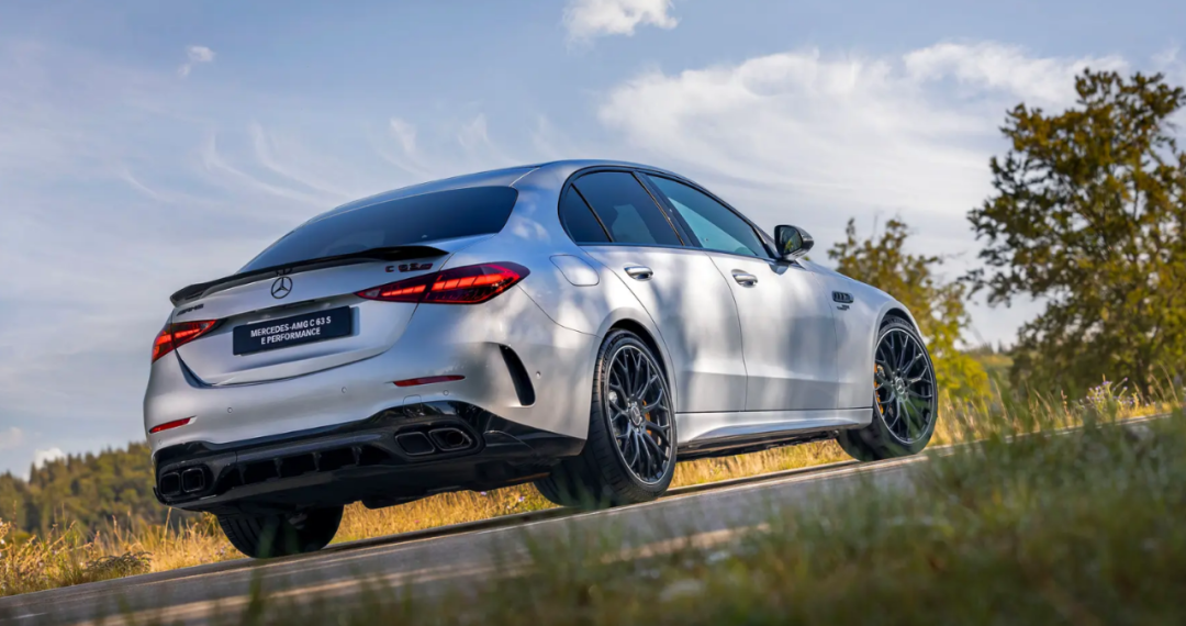 四缸c63史上最强,但我就是想要噪音污染!_凤凰网汽车_凤凰网