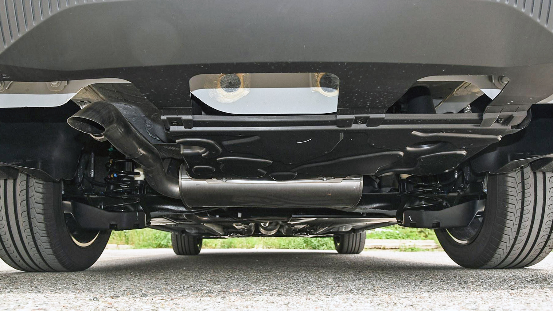 底盘平台方面,全新一代408应该会沿用现款的psa emp2平台,目前这个