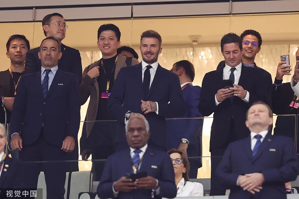 看台上的贝克汉姆。