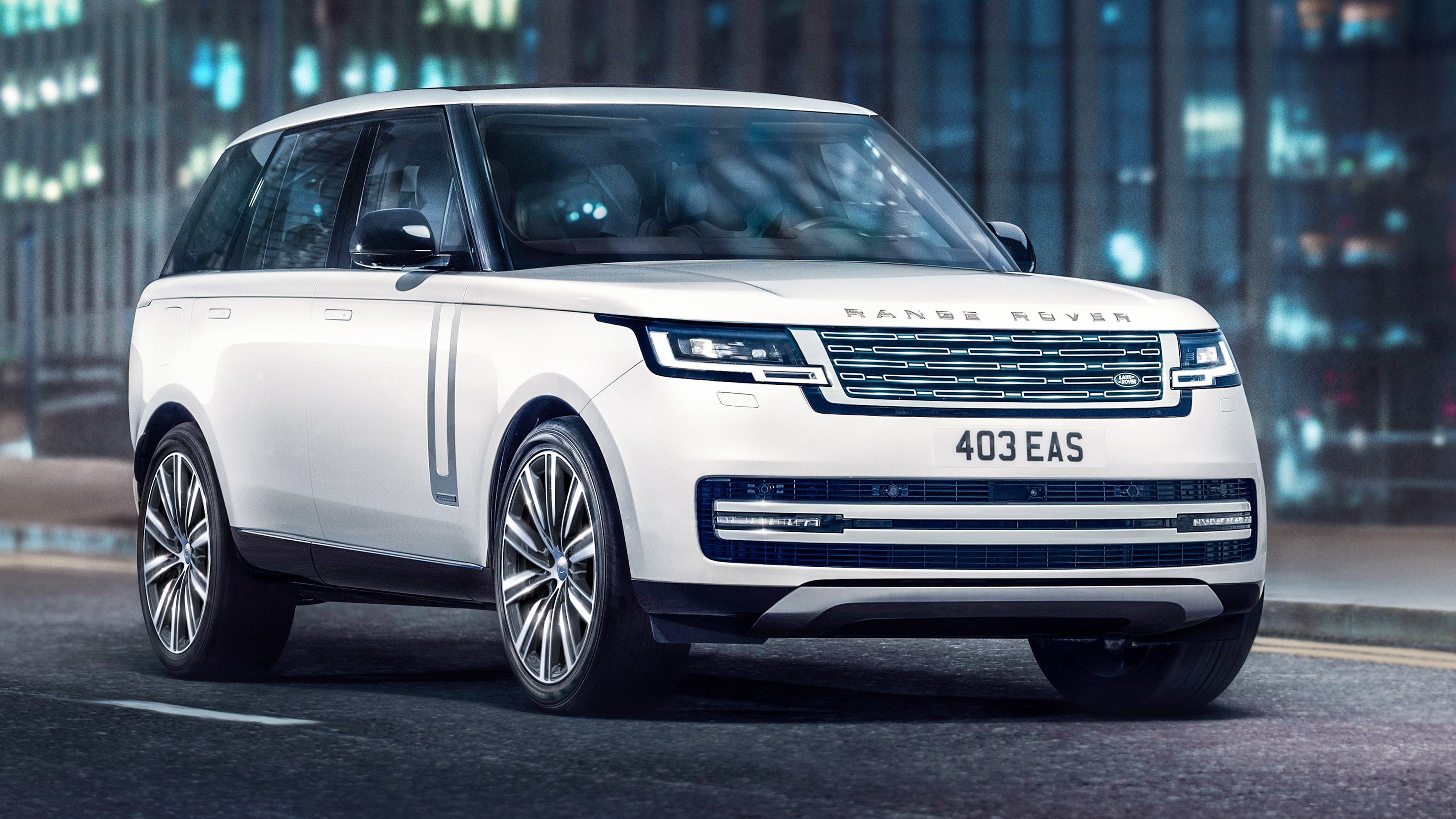 全新一代揽胜借着卫士的势头,路虎在去年发布了全新揽胜,今年4月在