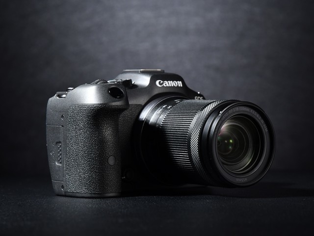 【有料评测】佳能EOS R7评测:全能的便携微单相机