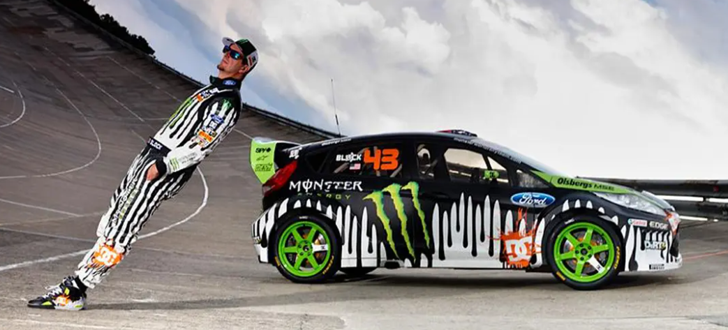 而中国很多车友认识他,基本都是因为这些年来他开着那台福特嘉年华在