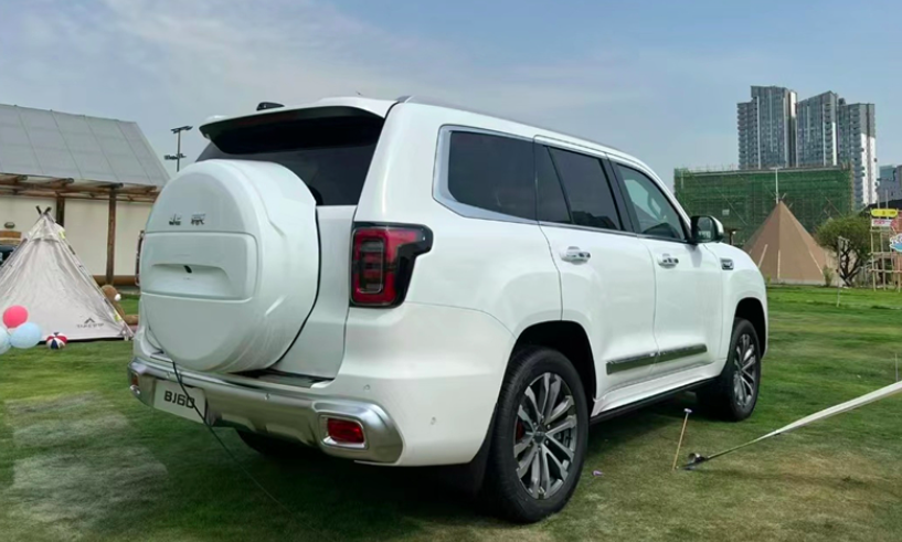 pk坦克300,上汽大通领地/北京越野bj60即将来袭,都搭2.