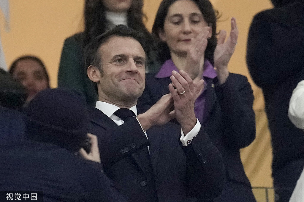 法国总统马克龙现场观赛。