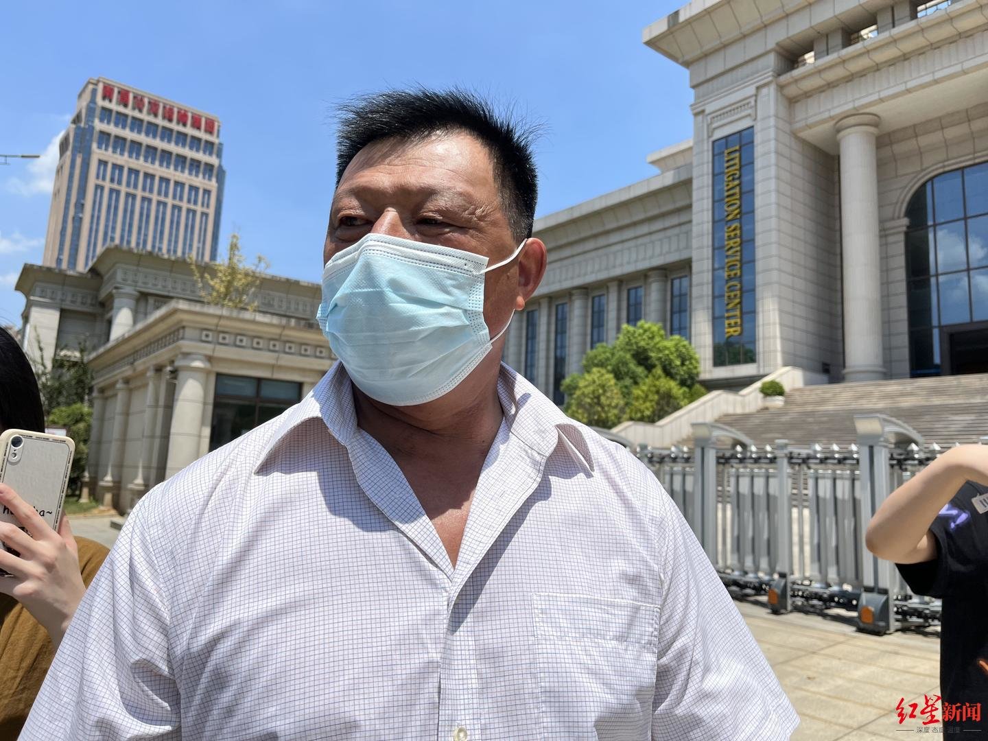 ↑被害人家属熊启重 红星新闻资料图