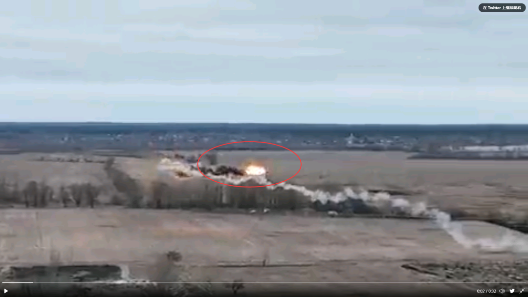 米-24直升机被导弹击中并起火坠毁