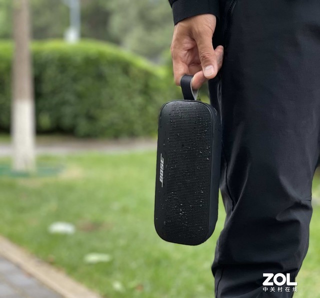 【有料评测】Bose Soundlink Flex蓝牙音箱评测:一鸣惊人的小巨弹
