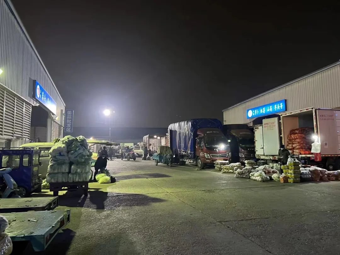 放心,管够!记者夜访北京各区“菜篮子”:供应充足,营业时间不变!