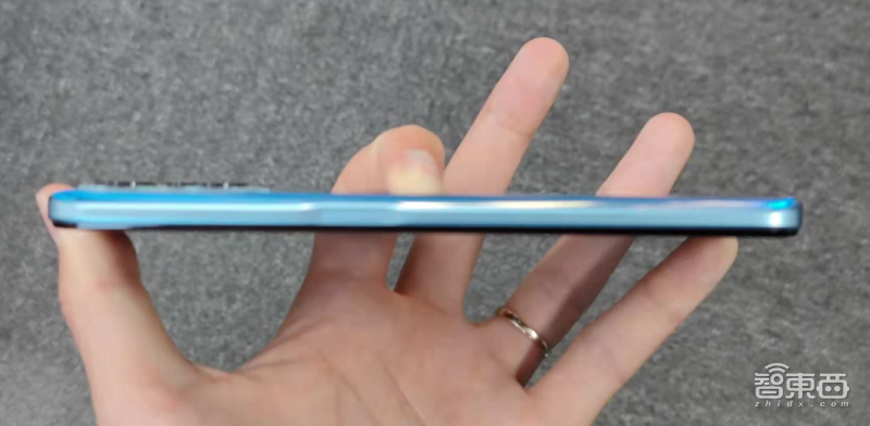 约起来！  无症状感染者2：女，62岁，退休，居住在普陀区光新路177弄，在集中隔离管理例行核酸检测中发现结果异常，经市疾控中心复核检测结果为阳性。 <img src=