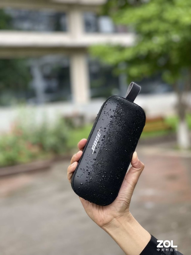 露营绝配的户外蓝牙音箱 音质澎湃,乐不设限