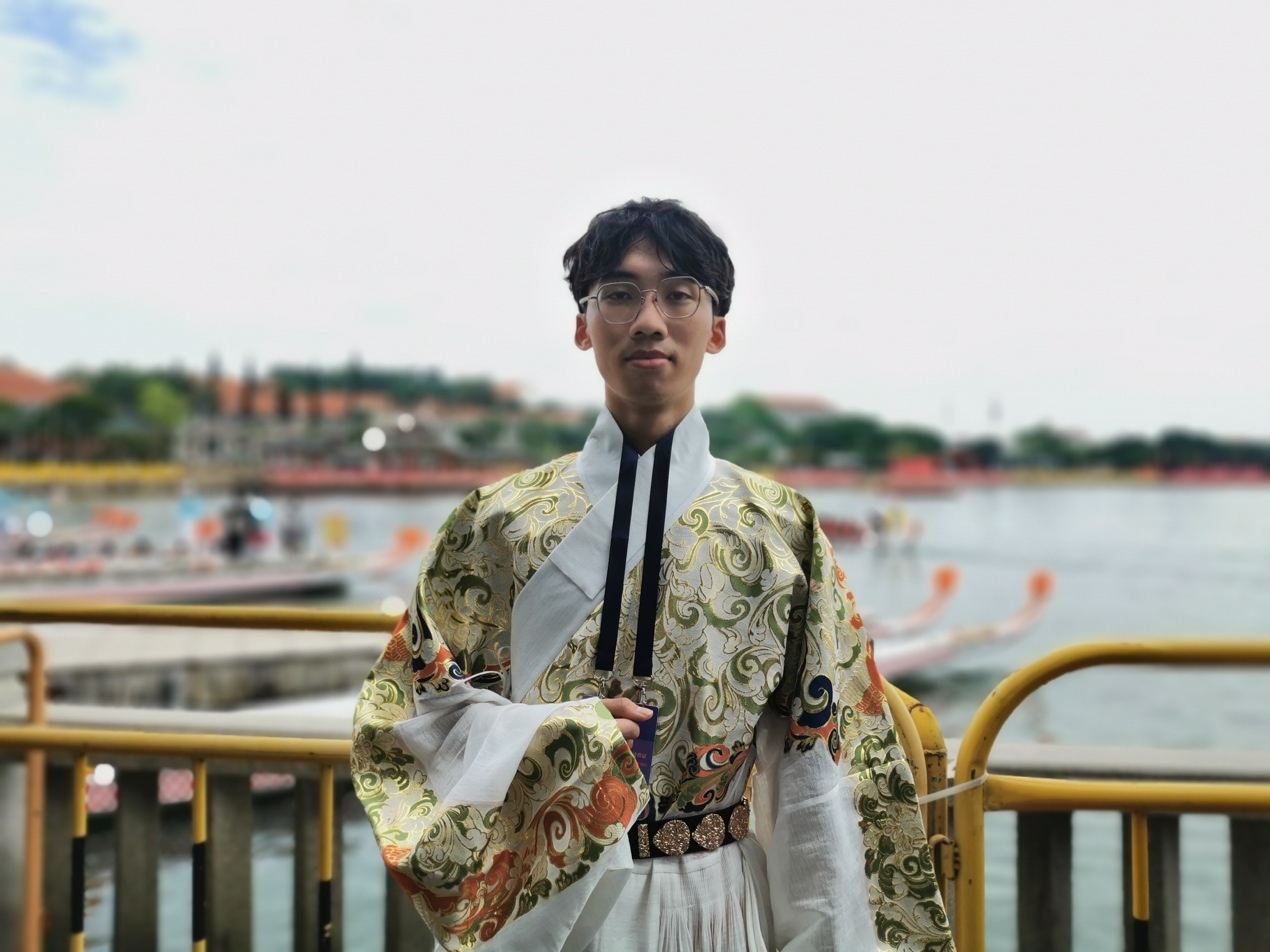 台湾青年陈圣原称，身着汉服也是一种文化寻根。 澎湃新闻记者韩雨亭 图