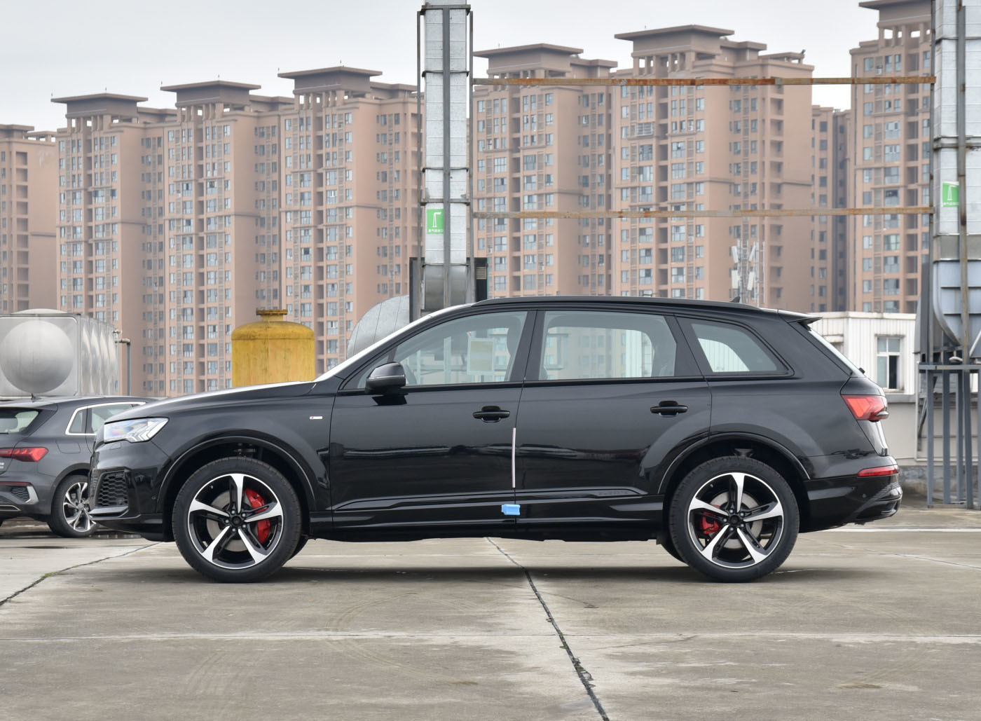 奥迪q7 冰雪运动版:作为次顶配车型,81.98万的价格值得入手吗?