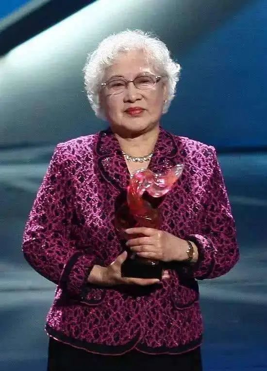 上海电影家协会副主席石川说"她走后,20世纪最具标志性的女演员没