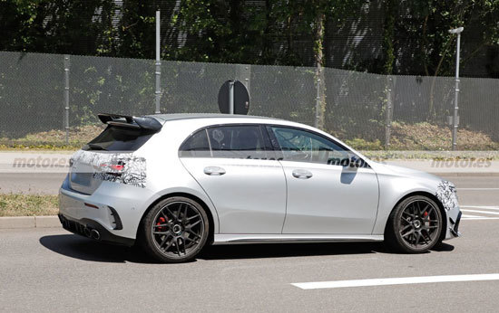 梅赛德斯-AMG A45谍照曝光 将明年10月上市_凤凰网汽车_凤凰网