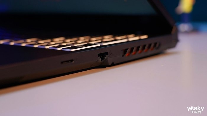 神舟战神T8游戏本评测:12代酷睿i5-12500H+RTX 3060,超值!