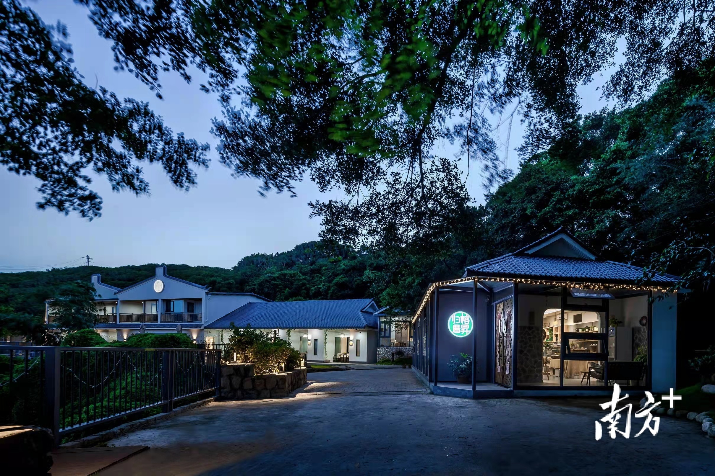 近年来，南澳岛上的酒店民宿现在越来越多样化。