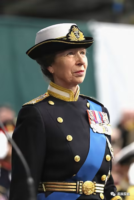 女王唯一女儿将掌握英王室实权？潇洒努力比查尔斯受欢迎，网友：支持她称王