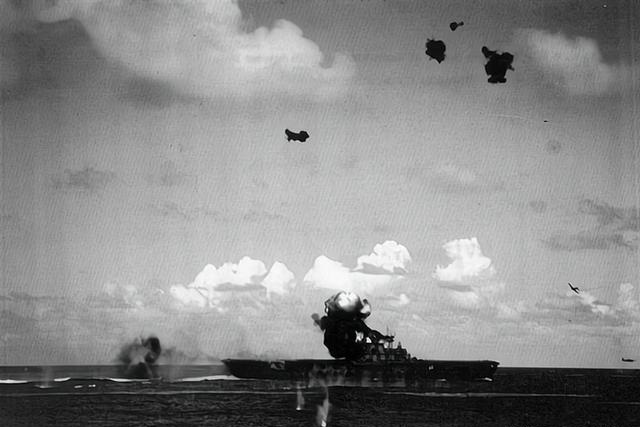 大黄蜂号被击中瞬间