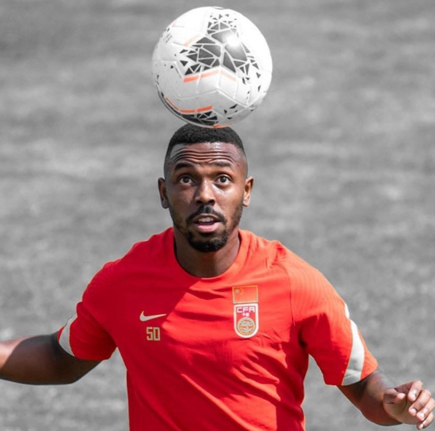 国足前锋费南多年薪1亿!