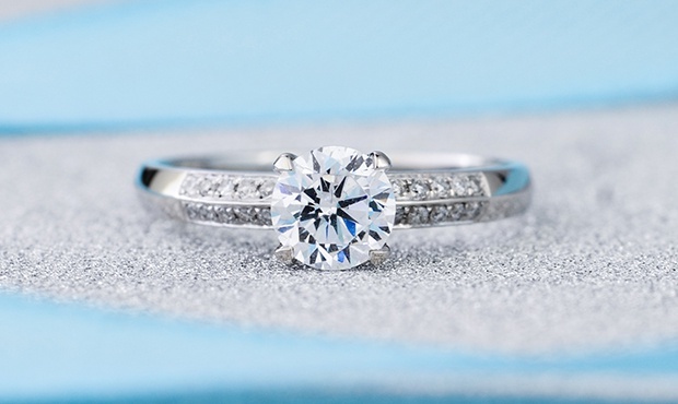 求婚戒指是什么意思？是求婚时必备的东西吗？花多