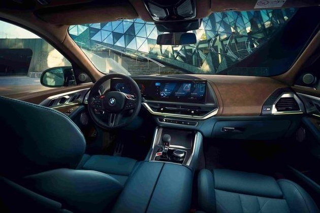 全新BMW XM全球首发 高性能旗舰SUV预售236万