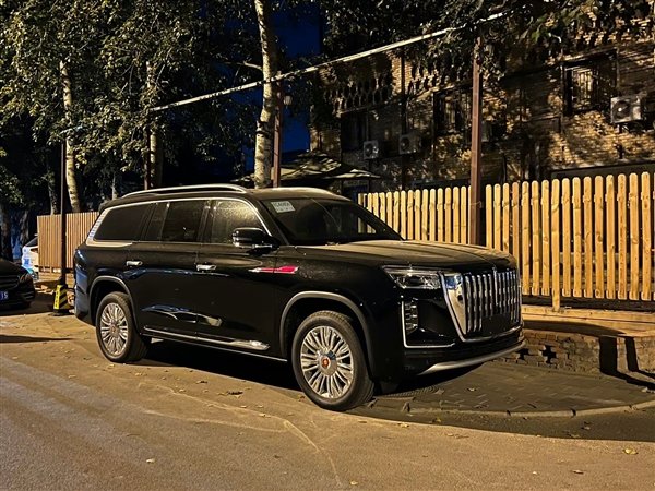 136.58万起售 红旗LS7实拍:比劳斯莱斯库里南还气派