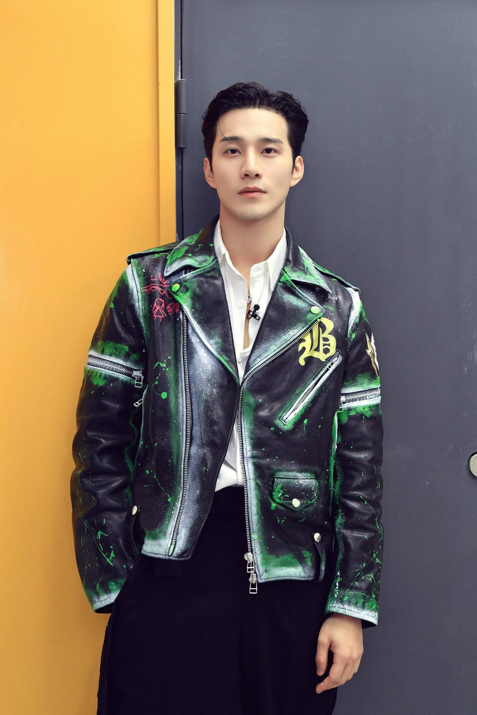 徐志贤《飞天》舞台科技感十足 唱跳俱佳获好评 __凤凰网