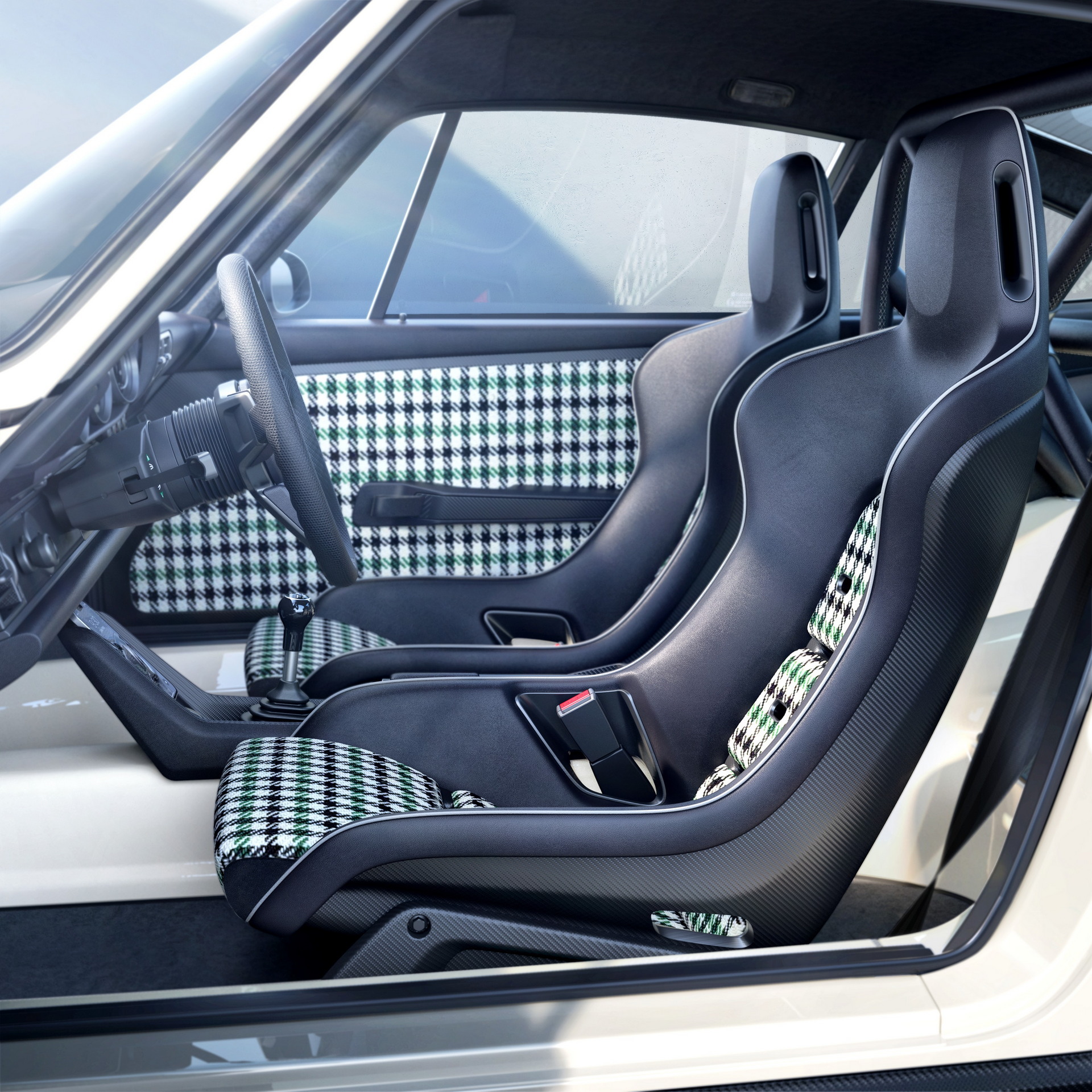 内饰部分,singer保时捷911 turbo采用经典的机械式五联表系统,并在