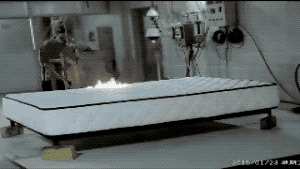 烧床垫可没那么容易,火源一移开,火势就变小了(下图)|Rhombus Industrial Co,.Ltd.