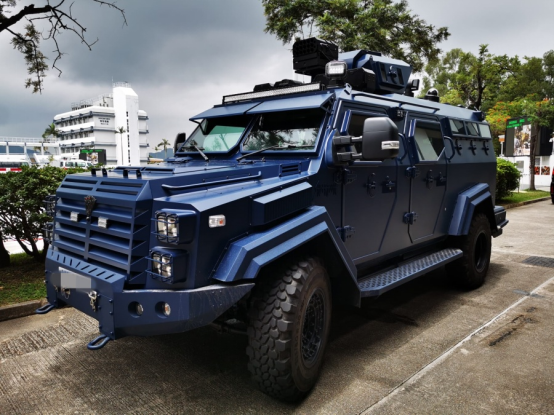 香港警方引入的国产“剑齿虎”装甲车。图自香港“星岛网”