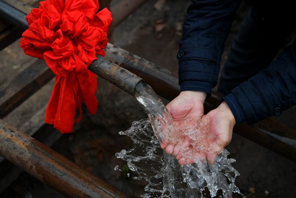 总书记挂念的“关键小事”丨让农村人口喝上放心水