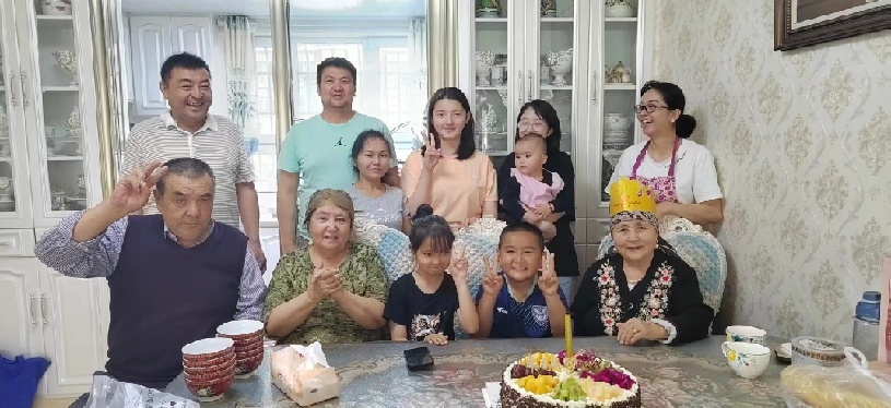 阿尼帕阿力马洪慈母仁心爱家爱国