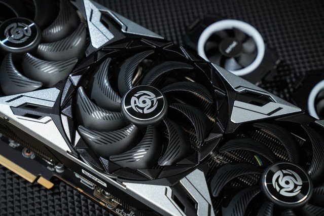 索泰RTX 4080 16GB 天启OC评测 触点风扇玩法独特