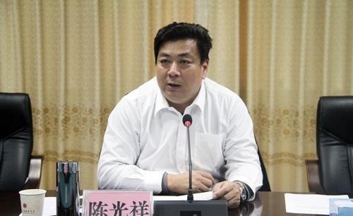 其在担任廉江市委副书记,市长,书记,人大常委会主任,湛江市委常委,市