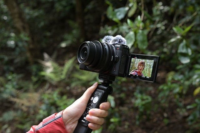 【每日摄影】超轻量化尼康Z30相机值得买吗