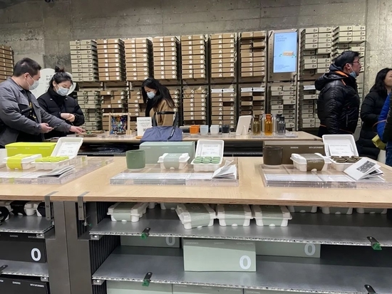 三顿半线下店