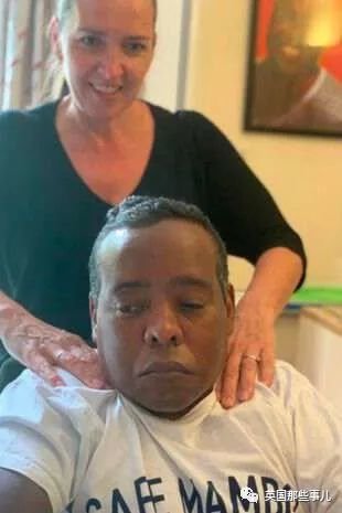 (Steve与妻子Julie)