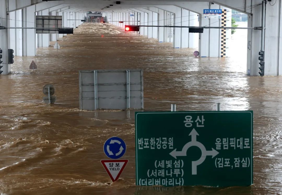 ▲首尔大量地段被积水淹没。图/IC photo