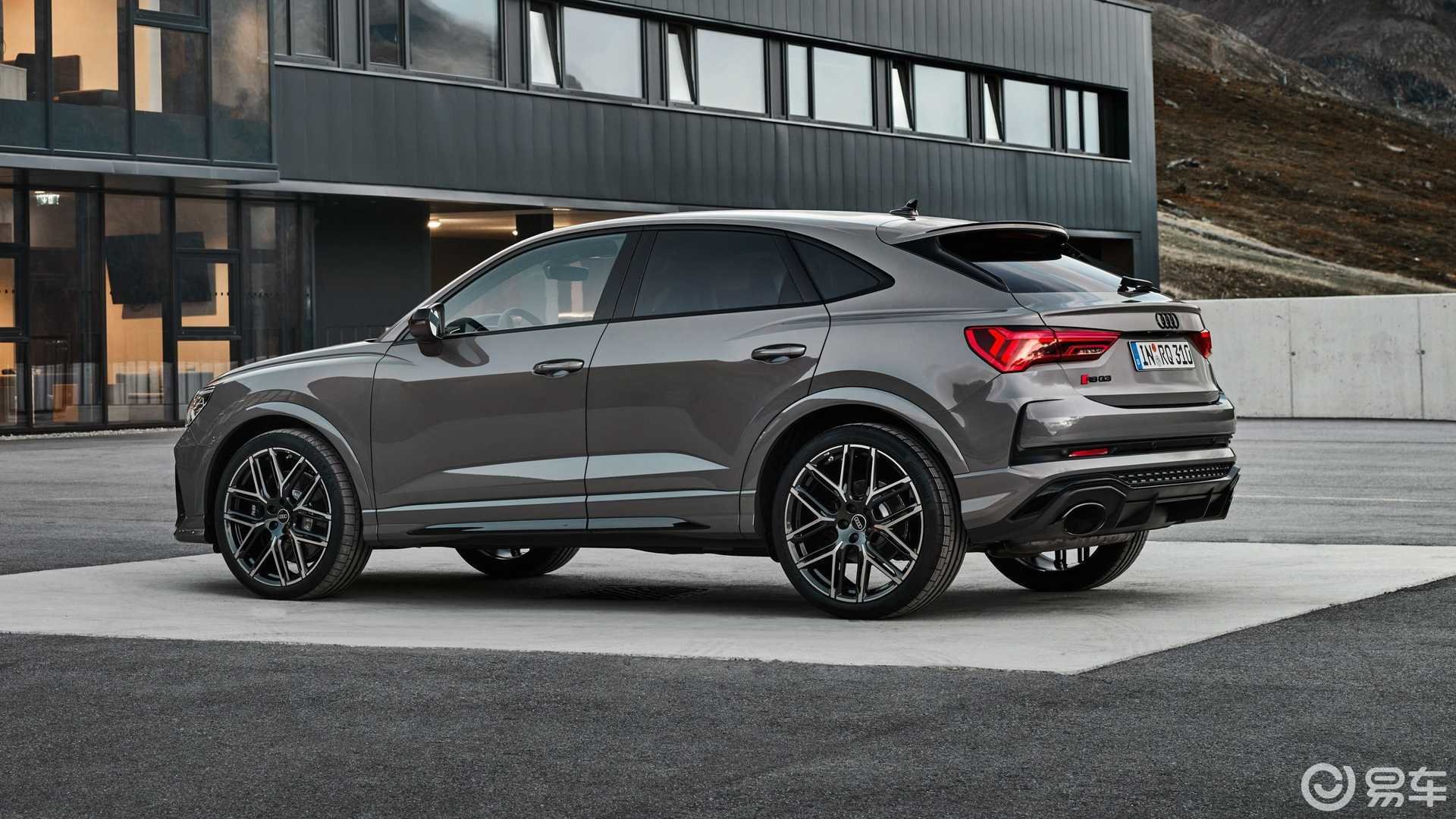 奥迪rsq3特别版官图限量销售555台搭载25t发动机