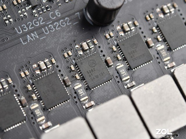 【有料评测】华硕Z790吹雪D4主板评测 全面的高端白色主板