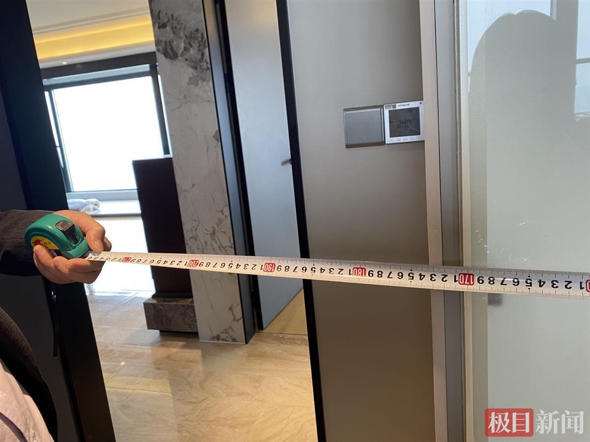 为您跑腿定制柜在清单上“长高”了?律师:装修公司涉嫌价格欺诈插图 为您跑腿定制柜在清单上“长高”了?律师:装修公司涉嫌价格欺诈插图