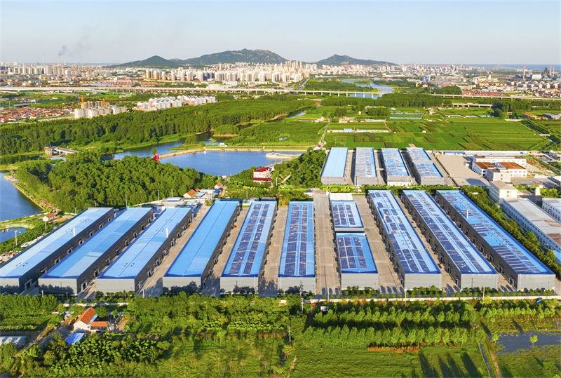 西棘荡村循环经济产业园 司伟 / 摄