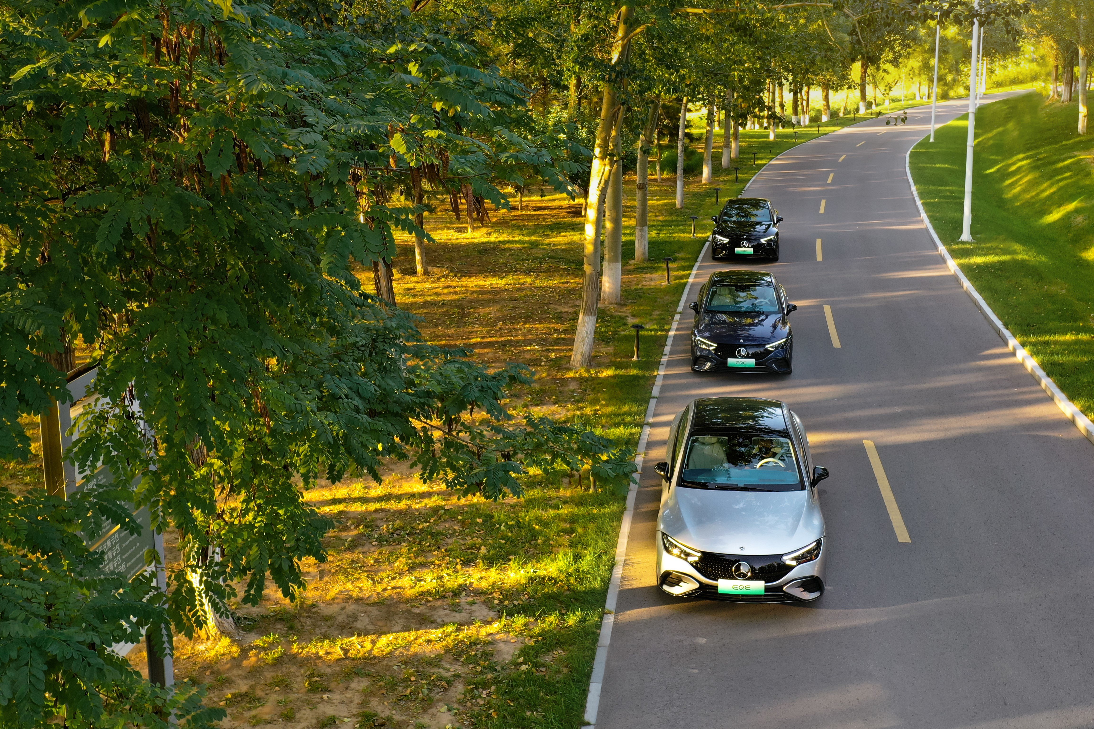 电动车依然很奔驰试驾奔驰全新eqe