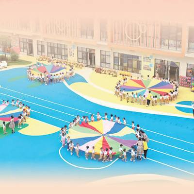 福建三明市第二实验幼儿园城发广场分园，孩子们在做游戏。范乐凯摄（影像中国）