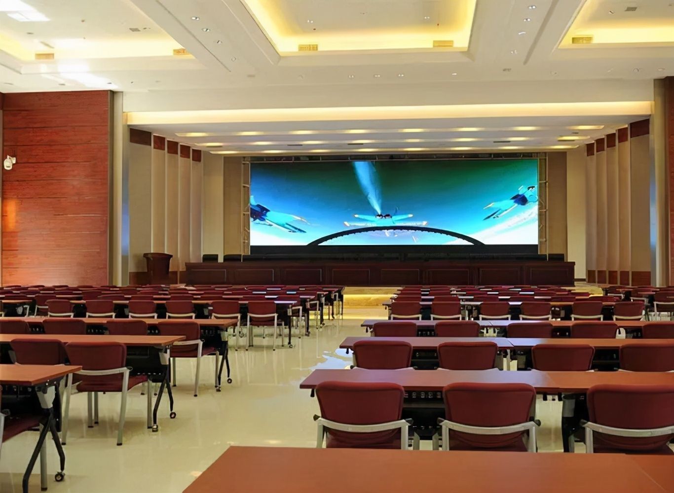 led屏进军教育再开启一个百亿市场