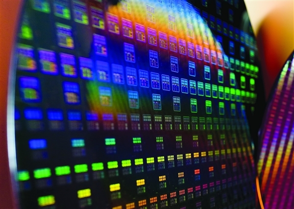 世界首个原子级量子集成电路诞生:解开63年前提出的难题