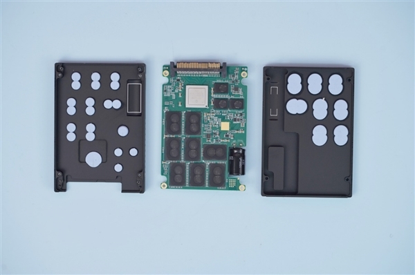 全程不掉速!忆恒创源PBlaze6 6536 3.2TB评测:是时候整一块企业级SSD了